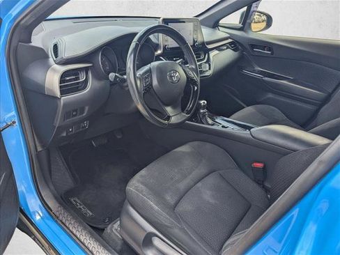 Used 2019 Toyota C-HR XLE FWD image 10