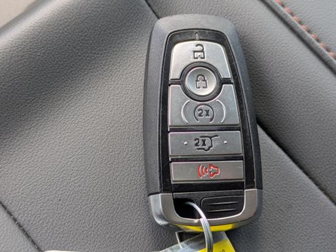 Used 2025 Ford Expedition Max Active AWD/4WD image 27