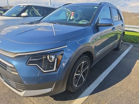 Certified 2024 Kia Niro EX image 2