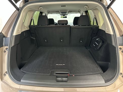 Certified 2024 Nissan Rogue SV image 23