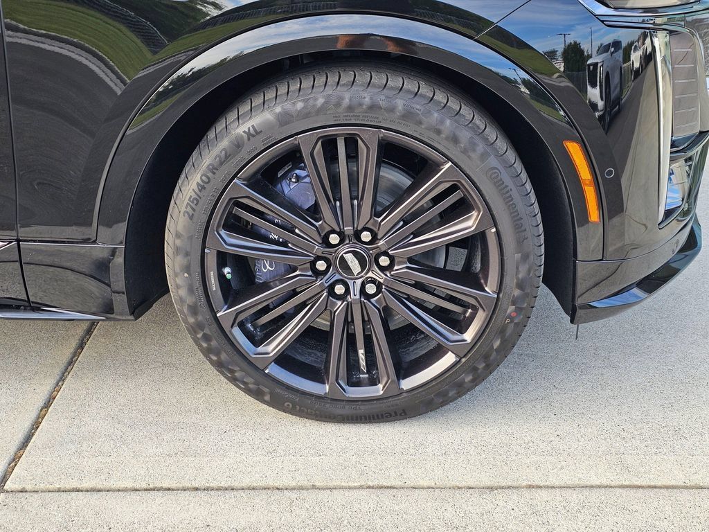 New 2027 Cadillac Lyriq V Premium AWD/4WD image 9