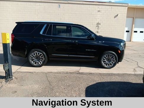 Used 2023 GMC Yukon Denali Ultimate image 3