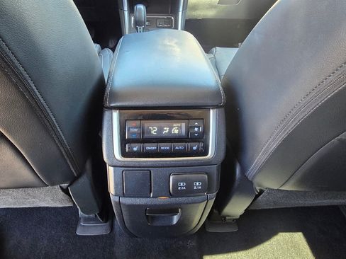 Used 2021 Subaru Ascent Limited w/ Popular Package #2 AWD/4WD image 10
