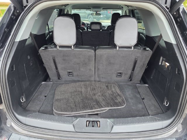 Used 2023 Ford Explorer XLT w/ Equipment Group 202A AWD/4WD image 10