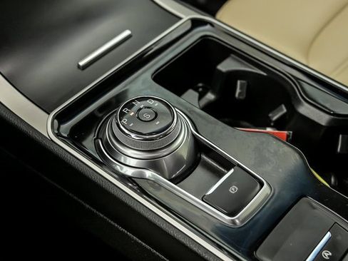 Used 2020 Ford Edge SEL w/ Convenience Package image 22