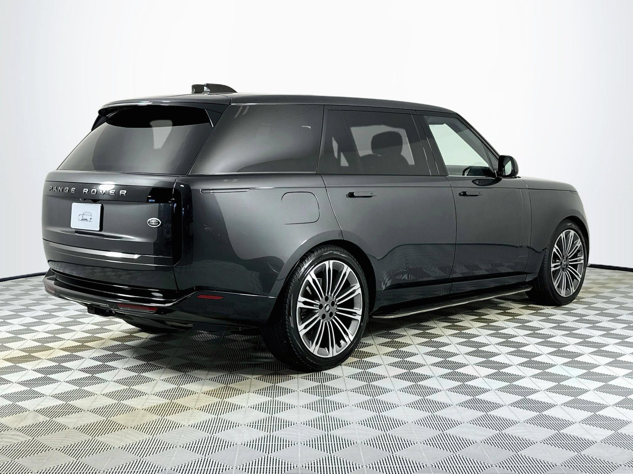 Certified 2023 Land Rover Range Rover Long Wheelbase SE AWD/4WD image 5