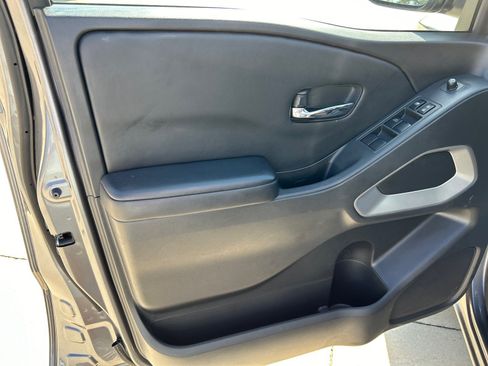 Used 2025 Nissan Frontier SV w/ SV Convenience Package RWD image 10