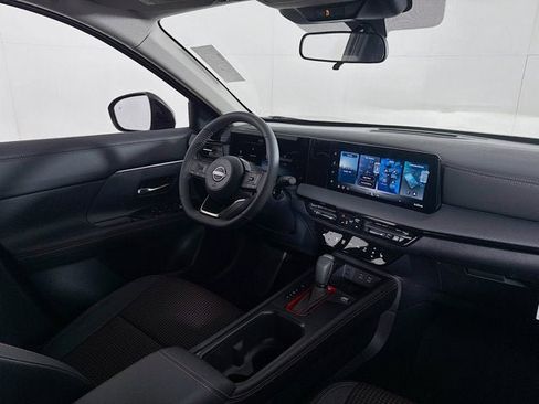 New 2026 Nissan Kicks SR w/ Cold Weather Package image 24