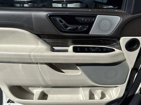 Used 2022 Lincoln Navigator L Black Label image 11