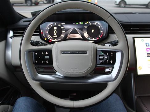 Used 2024 Land Rover Range Rover SE AWD/4WD image 6