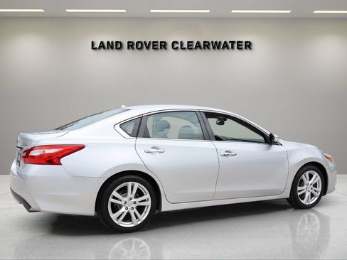Used 2016 Nissan Altima 3.5 SL FWD image 5
