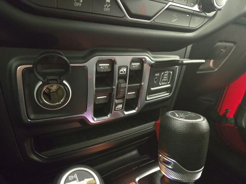 Used 2019 Jeep Wrangler Unlimited Sport S AWD/4WD image 27