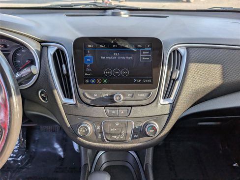 Used 2021 Chevrolet Malibu RS image 16