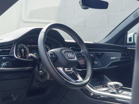 Used 2026 Audi Q8 Premium Plus w/ Premium Plus Package AWD/4WD image 4