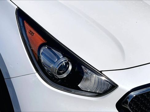 Used 2019 Kia Niro Touring image 27