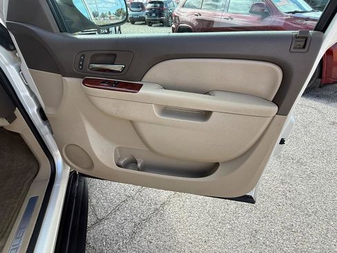 Used 2014 Chevrolet Tahoe LTZ image 22