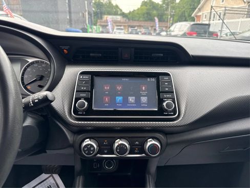 Used 2018 Nissan Kicks S FWD image 14