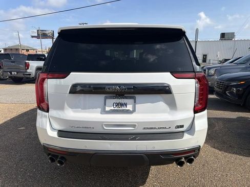 Certified 2023 GMC Yukon Denali Ultimate AWD/4WD image 8