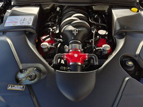 Used 2013 Maserati GranTurismo MC image 9