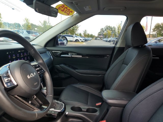 Certified 2025 Kia Seltos EX w/ EX Sunroof Package FWD image 23