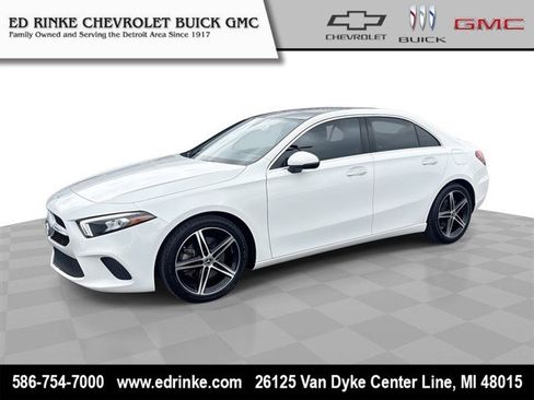 Used 2022 Mercedes-Benz A 220 image 1