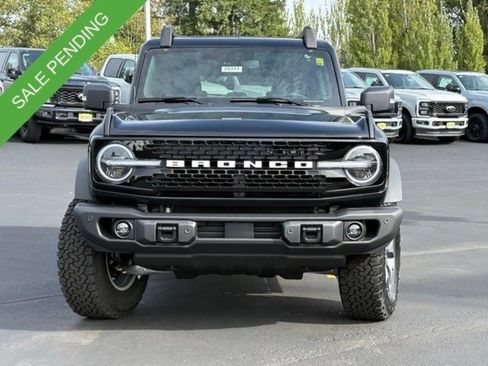 New 2025 Ford Bronco Badlands image 2