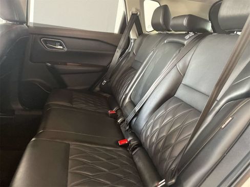 Used 2023 Nissan Rogue Platinum w/ Platinum Premium Package AWD/4WD image 4