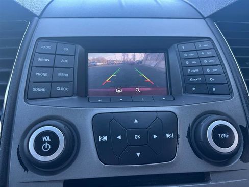 Used 2015 Ford Taurus SEL image 15