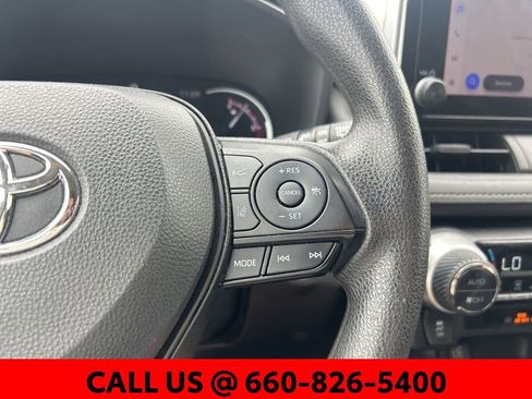 Used 2024 Toyota RAV4 XLE AWD/4WD image 17