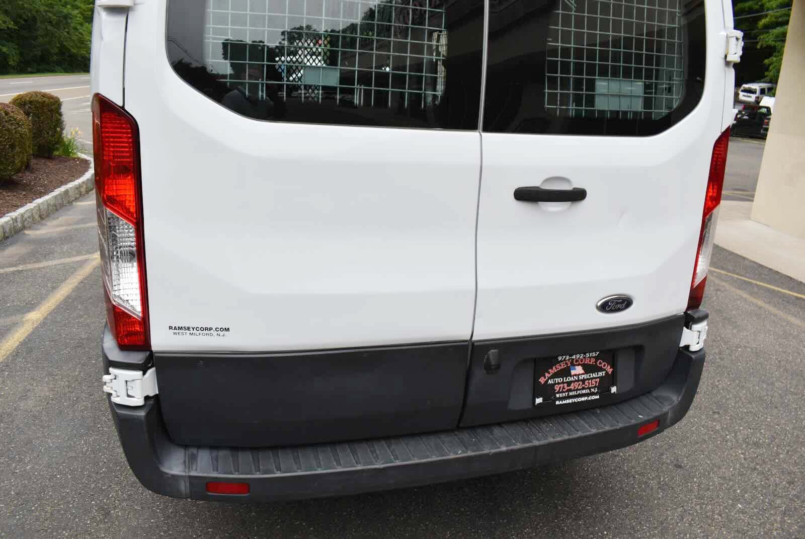 Used 2017 Ford Transit 250 130 Low Roof w/ Exterior Upgrade Package RWD image 52