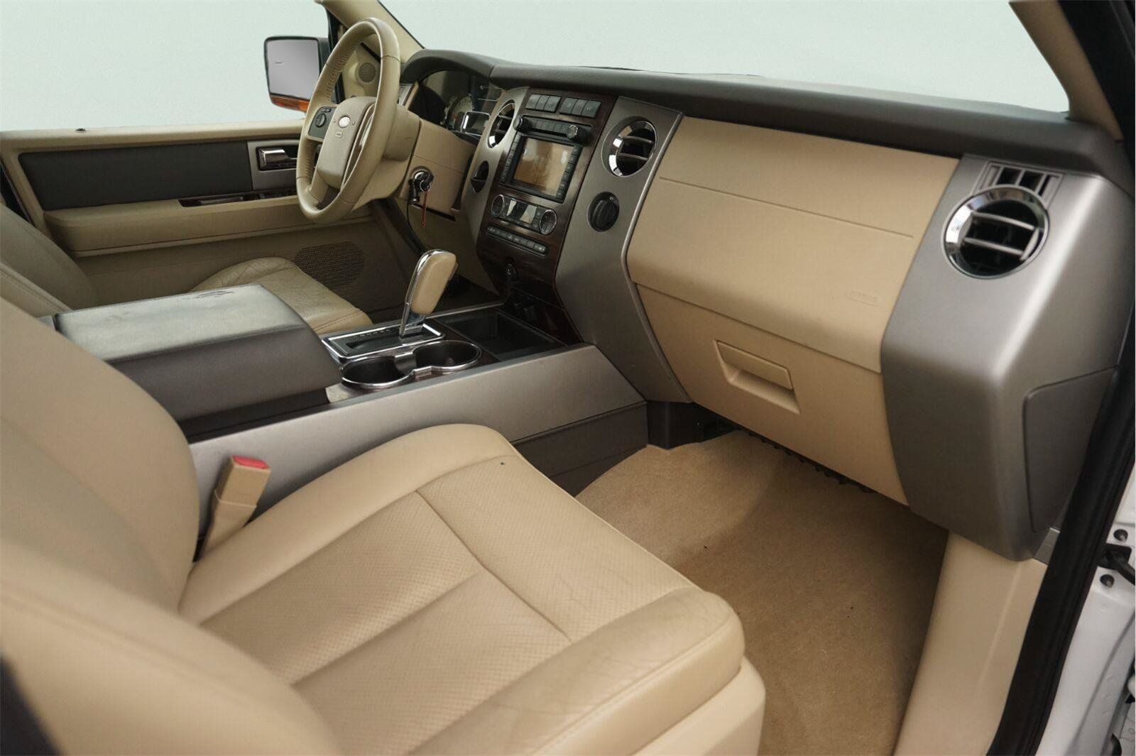 Used 2013 Ford Expedition XLT RWD image 18