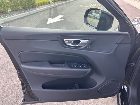 Used 2025 Volvo XC60 B5 Core image 16
