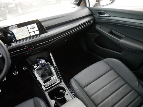 Used 2024 Volkswagen Golf R image 11