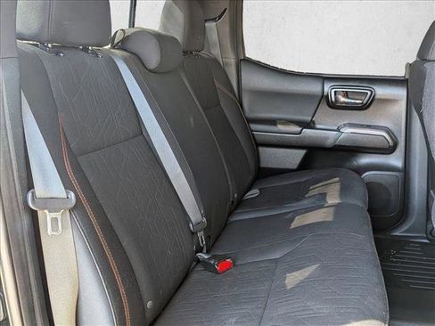 Used 2019 Toyota Tacoma TRD Off-Road AWD/4WD image 17