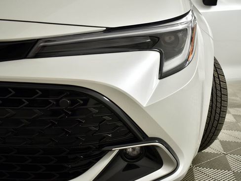 Used 2025 Toyota Corolla XSE image 2