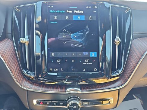 Used 2023 Volvo XC60 B5 Ultimate w/ Protection Package Premier image 25