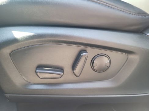 Certified 2022 Ford Explorer XLT w/ Equipment Group 202A image 11