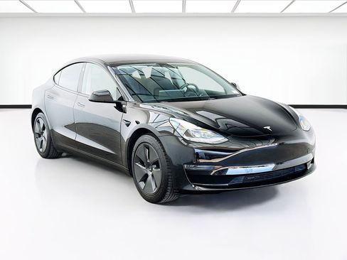 Used 2021 Tesla Model 3 Standard Range Plus RWD image 3