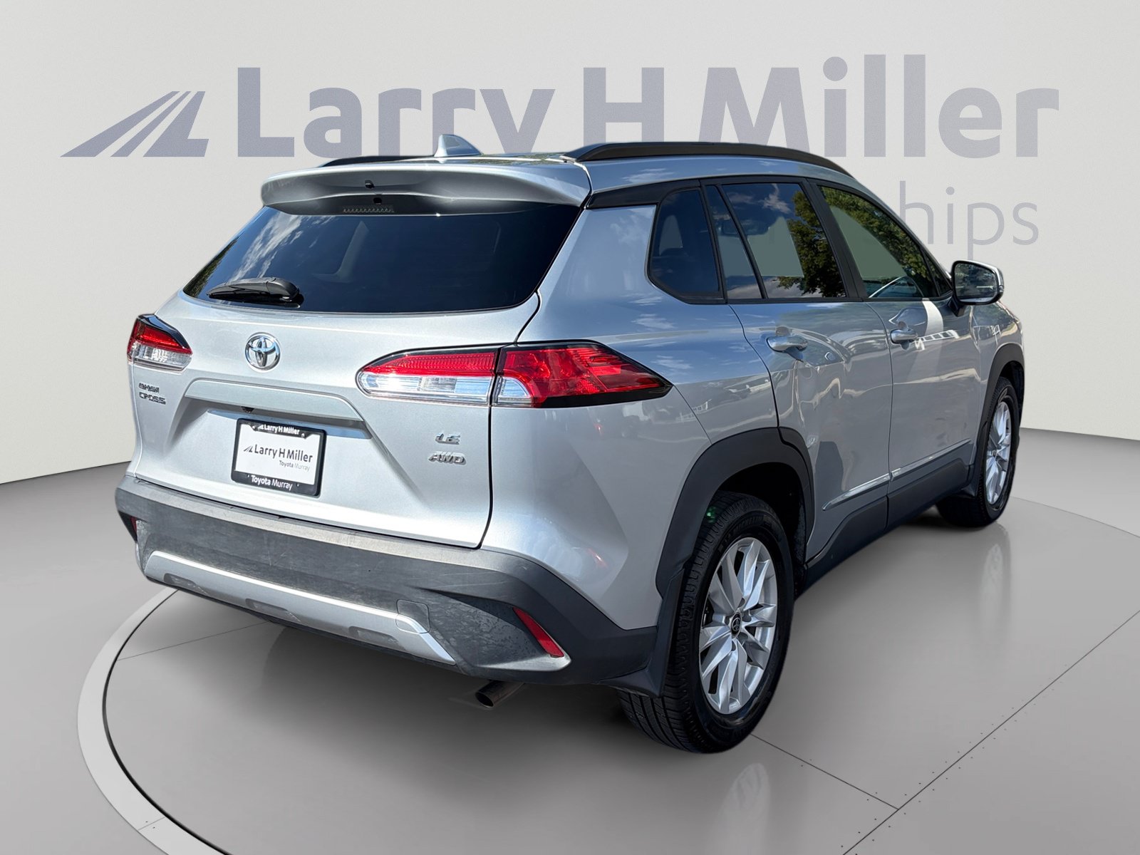 Used 2022 Toyota Corolla Cross LE AWD/4WD image 5