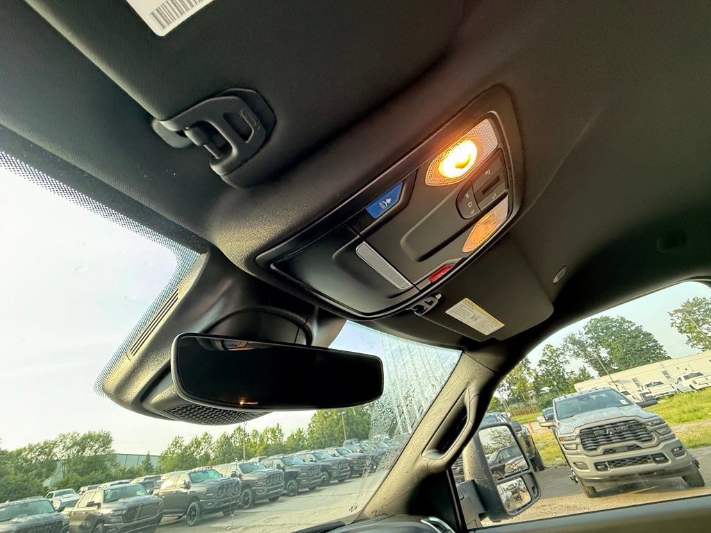 New 2027 RAM 3500 Big Horn AWD/4WD image 24