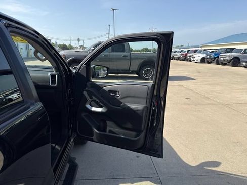Used 2022 Nissan Frontier SV AWD/4WD image 21