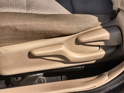 Used 2012 Toyota Camry L image 29