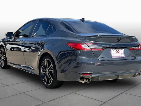 Used 2025 Toyota Camry XSE FWD image 11