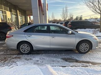Used 2017 Toyota Camry LE video 2