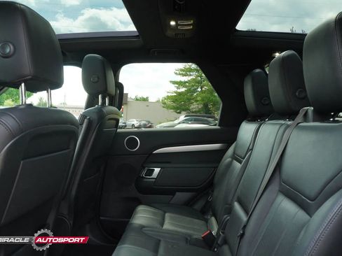 Used 2020 Land Rover Discovery Landmark AWD/4WD image 26