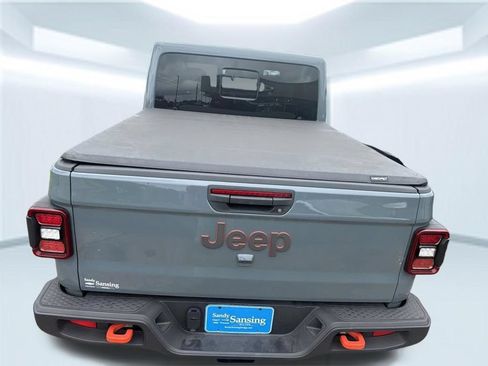 Used 2025 Jeep Gladiator Mojave w/ Convenience Group AWD/4WD image 17