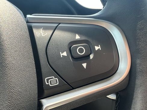 Certified 2025 Volvo XC60 B5 Core AWD/4WD image 13