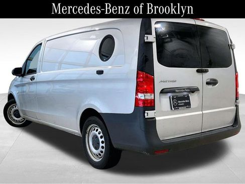 Used 2022 Mercedes-Benz Metris image 3