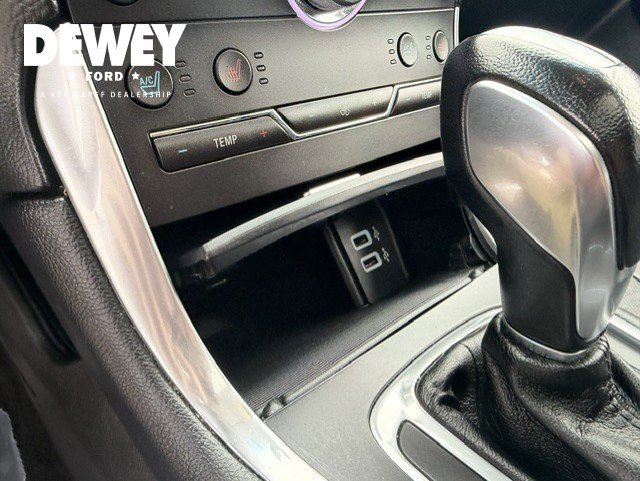 Used 2017 Ford Edge Titanium w/ Equipment Group 301A AWD/4WD image 24