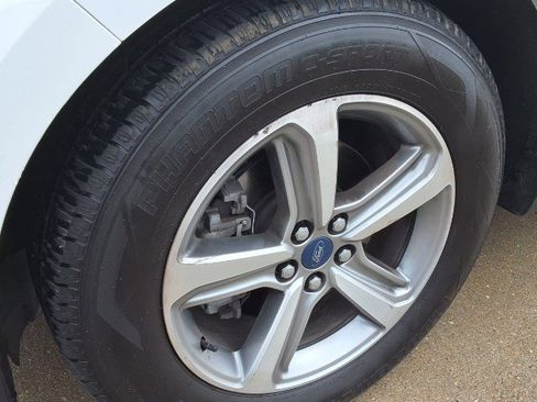 Used 2019 Ford Edge SEL w/ Equipment Group 201A FWD image 20